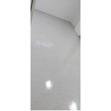 revitalização de piso vinílico Capim Branco